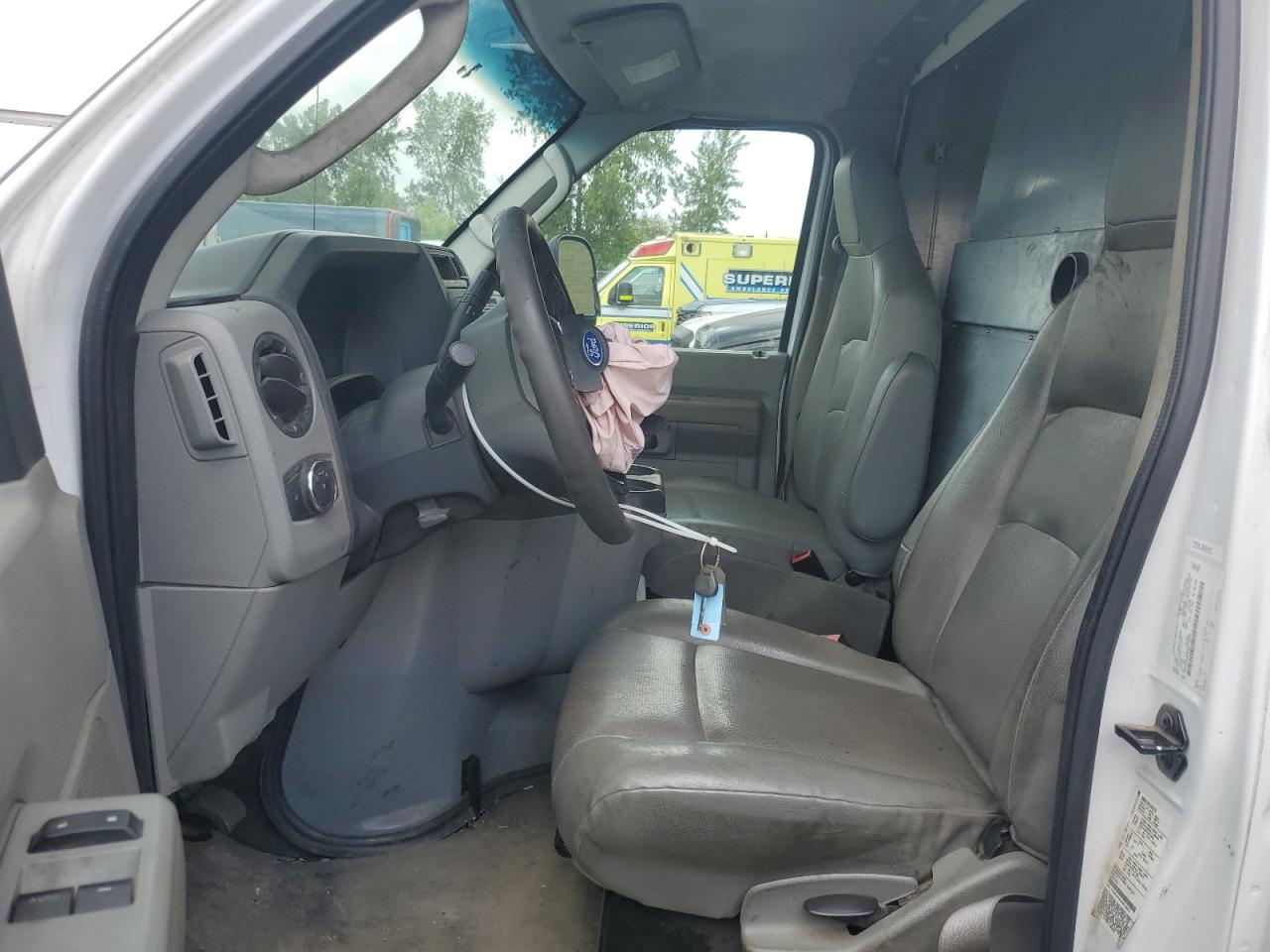 FORD ECONOLINE E450 SUPER DUTY CUTAWAY VAN