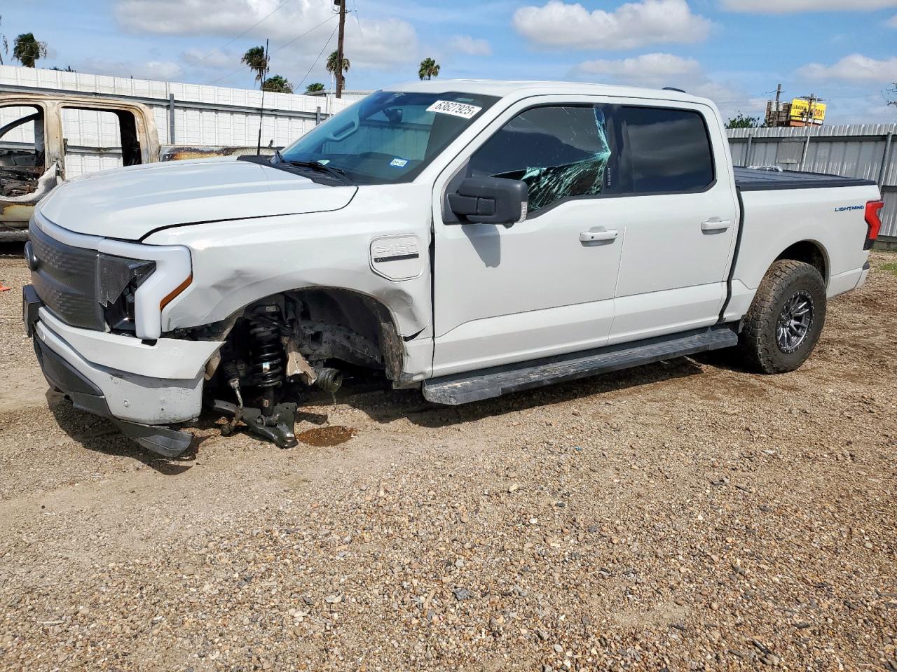 FORD F-150 LIGHTNING PRO
