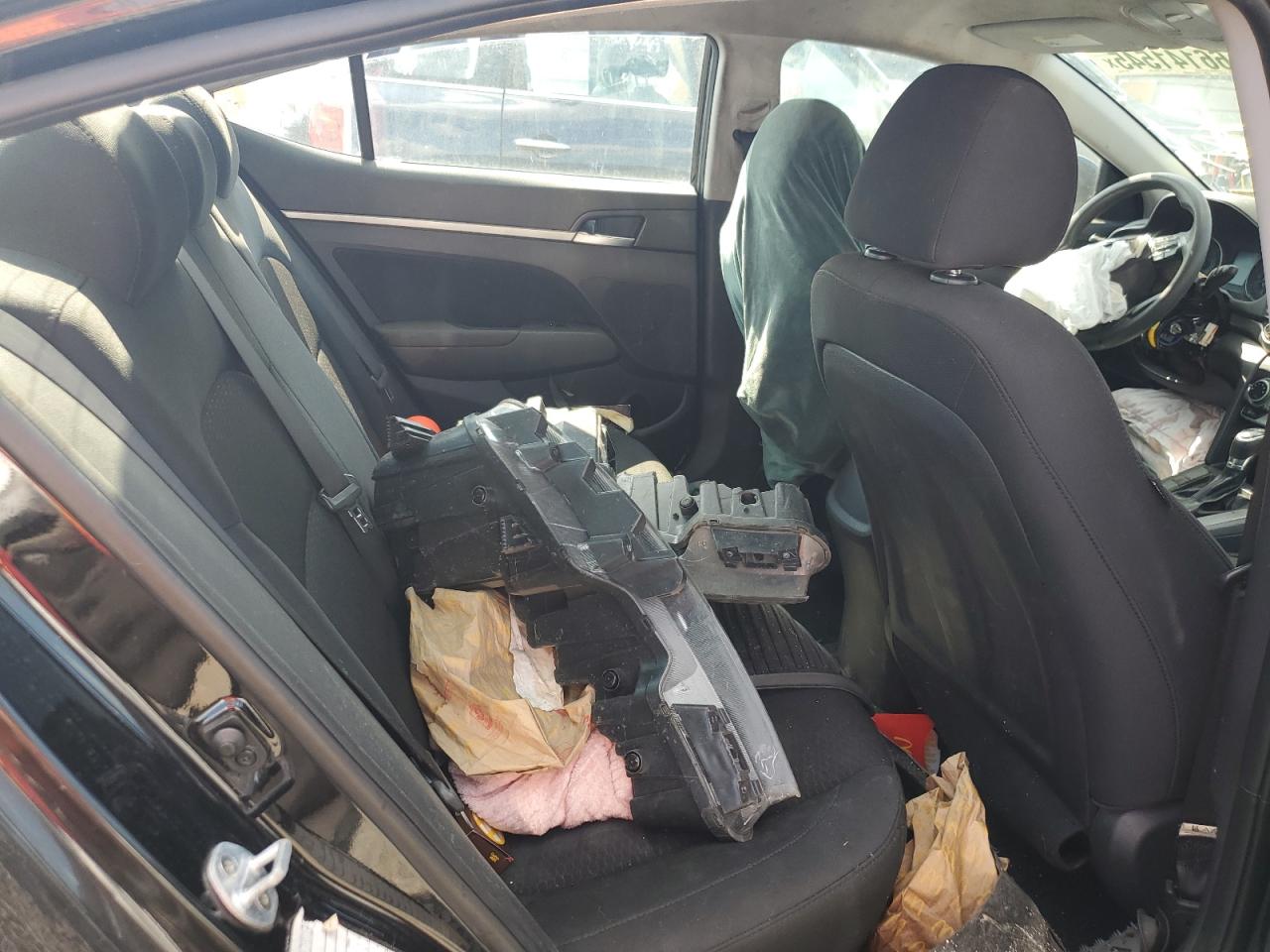 Lot #3318924947 2019 HYUNDAI ELANTRA SE
