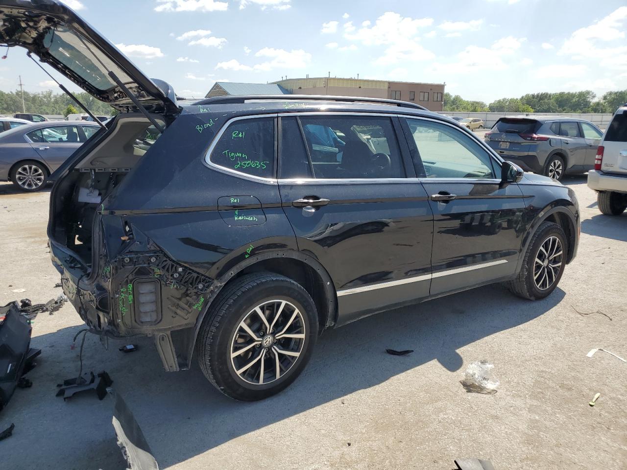 VOLKSWAGEN TIGUAN SE
