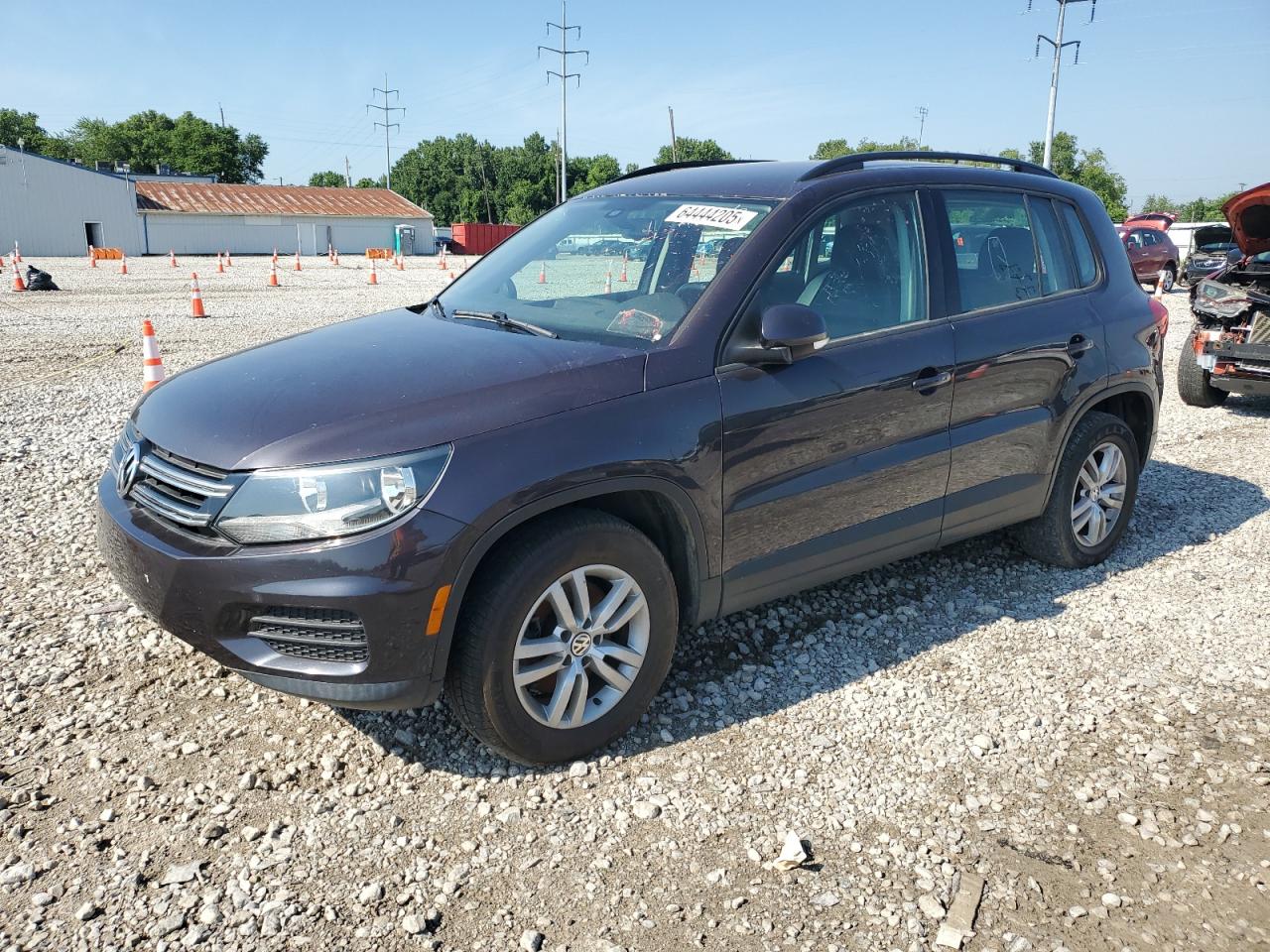 Volkswagen Tiguan s 2016