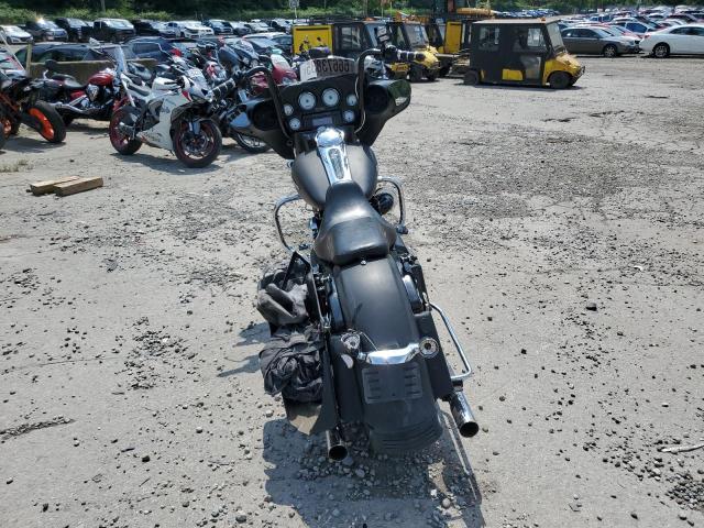 2010 HARLEY-DAVIDSON FLHX 1HD1KB417AB618577