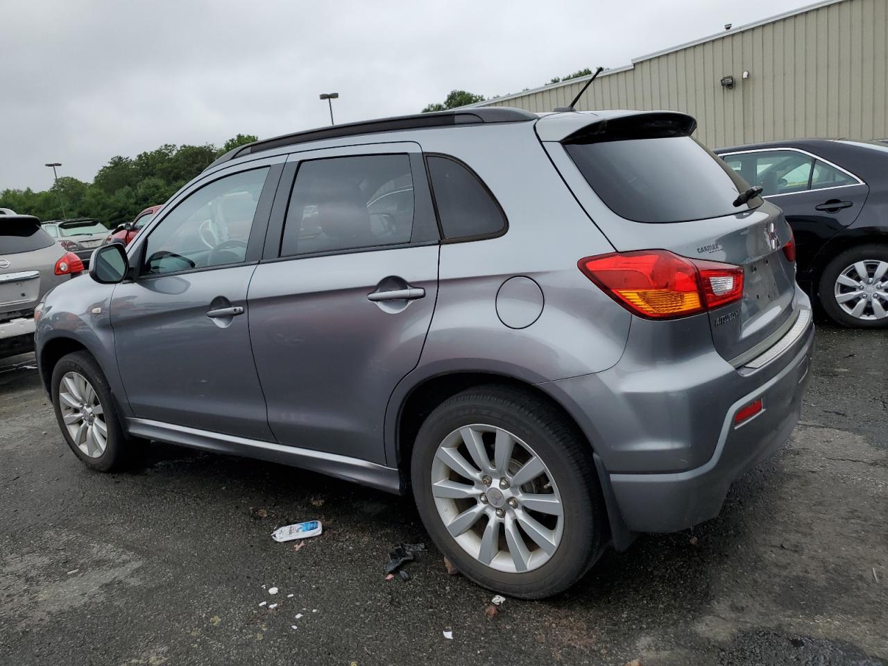 MITSUBISHI OUTLANDER SE