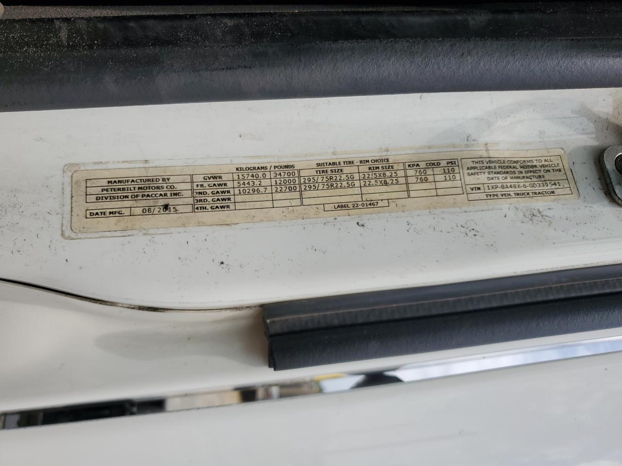 Lot #3284637340 2016 PETERBILT 579