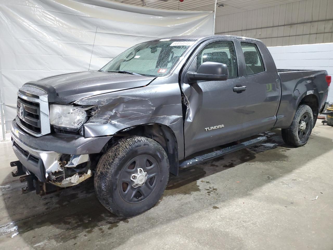 TOYOTA TUNDRA DOUBLE CAB SR5
