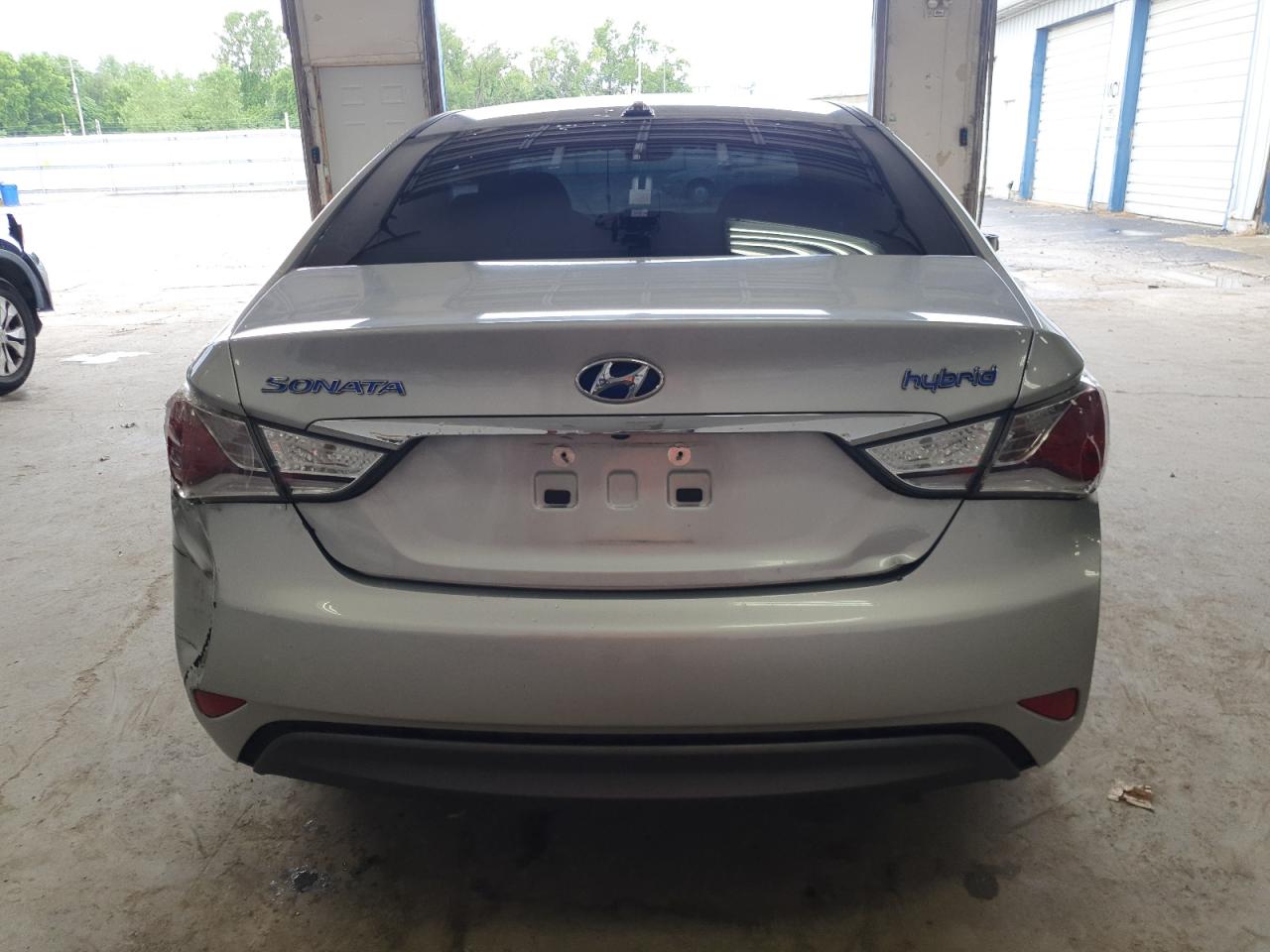 HYUNDAI SONATA HYBRID