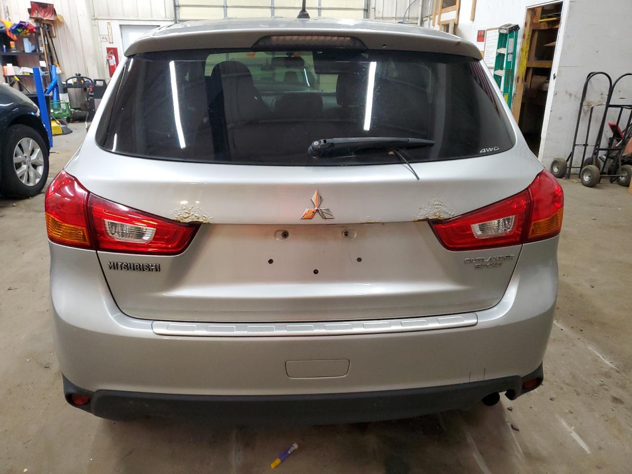 MITSUBISHI OUTLANDER ES