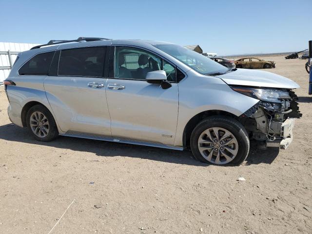 2021 TOYOTA SIENNA XLE 5TDYRKEC9MS066413