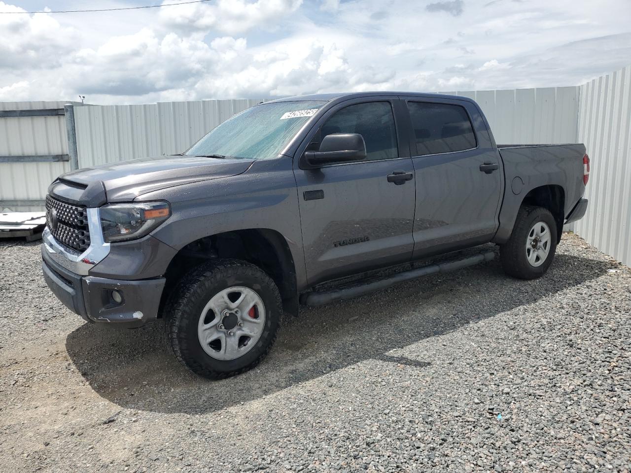 TOYOTA TUNDRA CREWMAX SR5