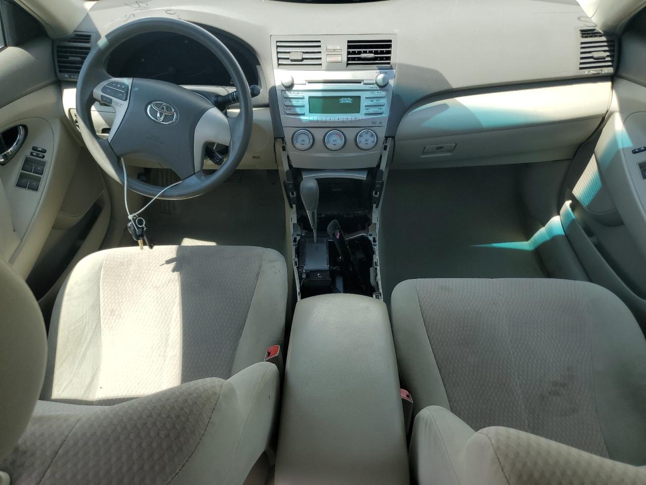 TOYOTA CAMRY BASE
