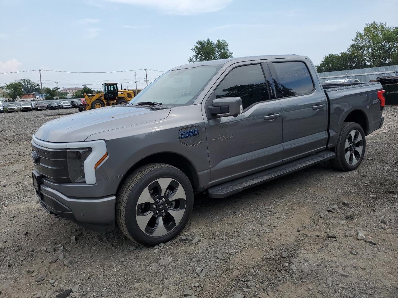 FORD F-150 LIGHTNING PLATINUM