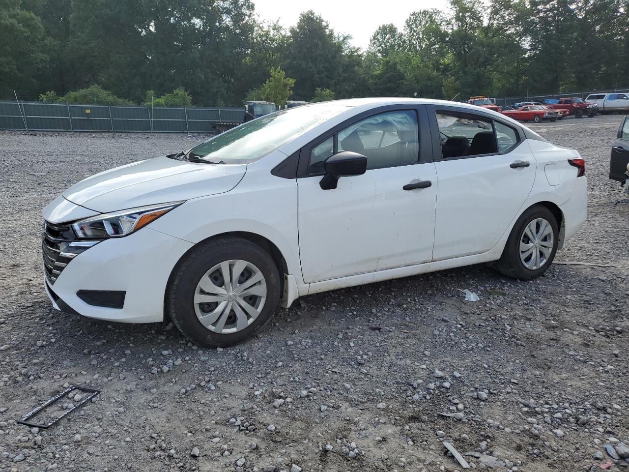 NISSAN VERSA S