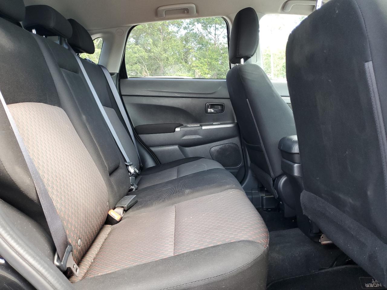 MITSUBISHI OUTLANDER ES