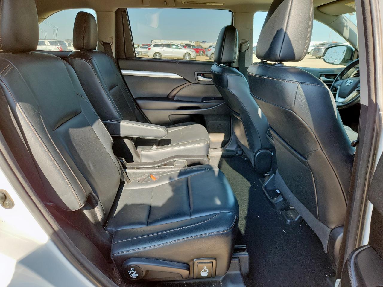 TOYOTA HIGHLANDER SE