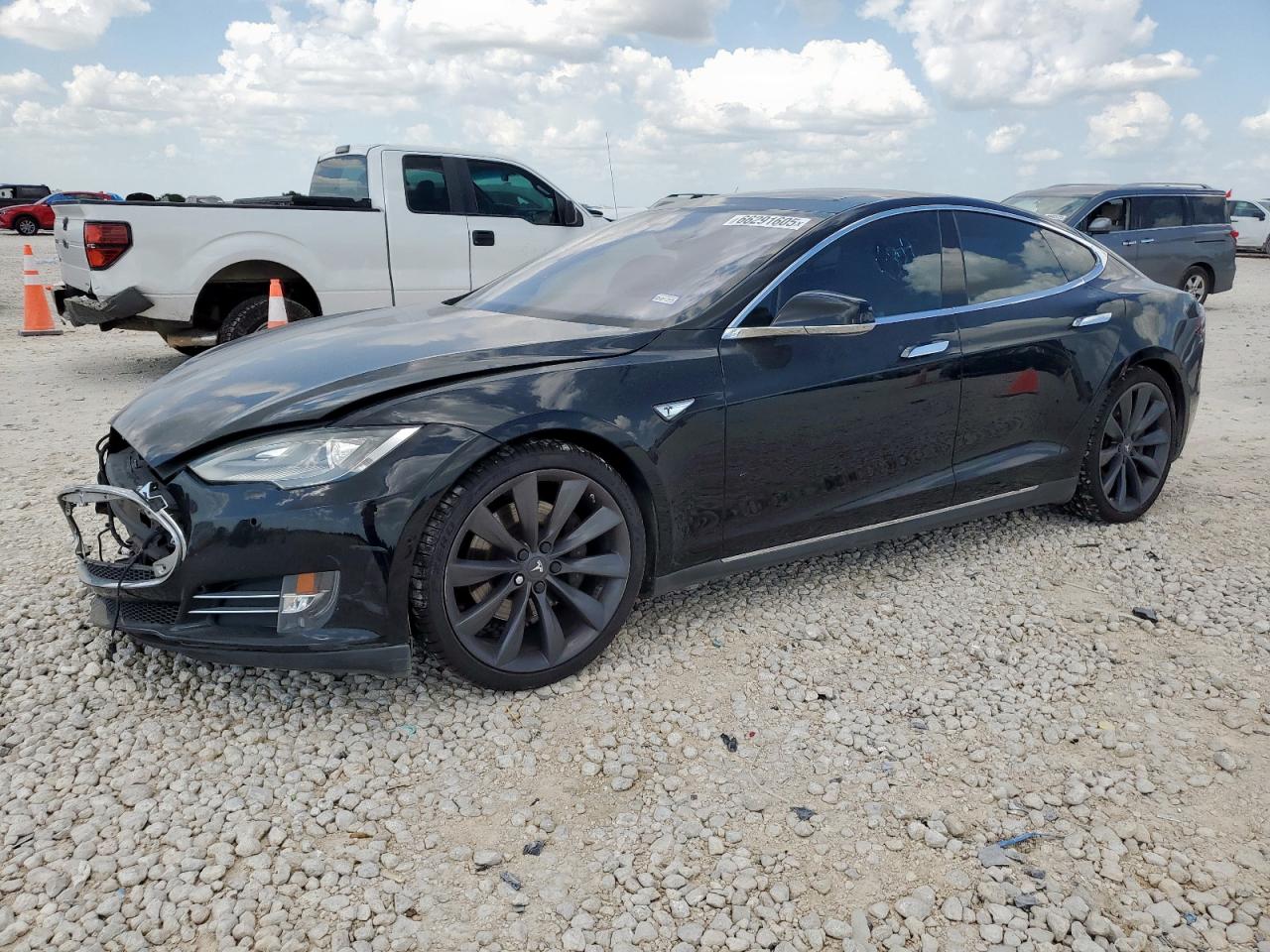 TESLA MODEL S