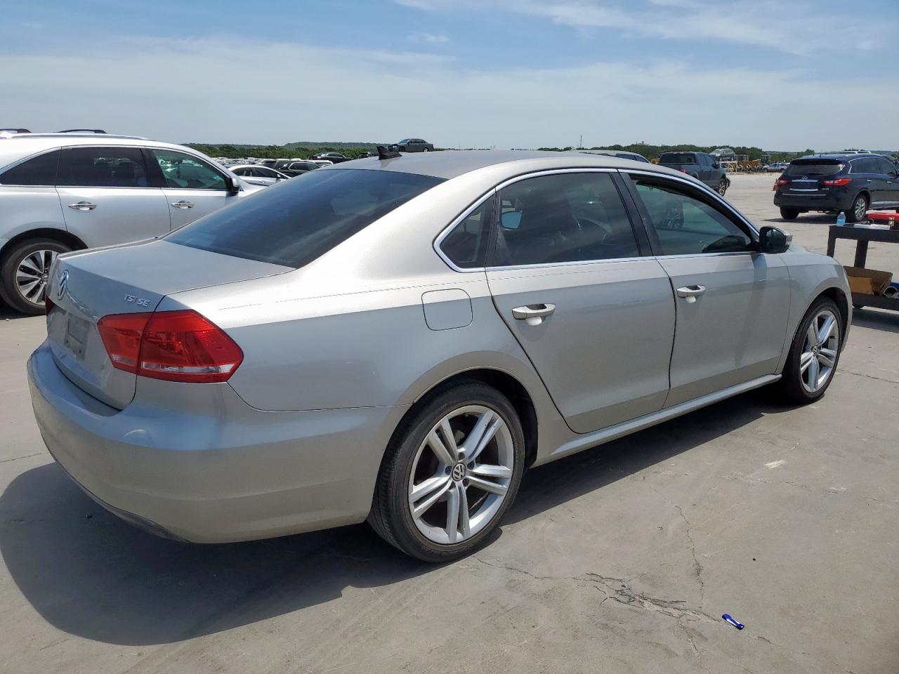 VOLKSWAGEN PASSAT SE