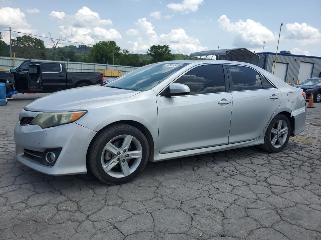 TOYOTA CAMRY BASE