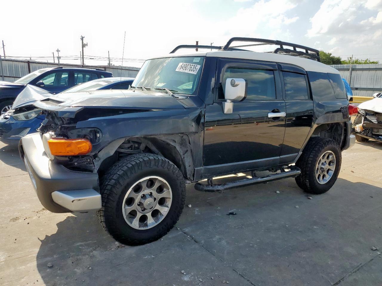 TOYOTA FJ CRUISER