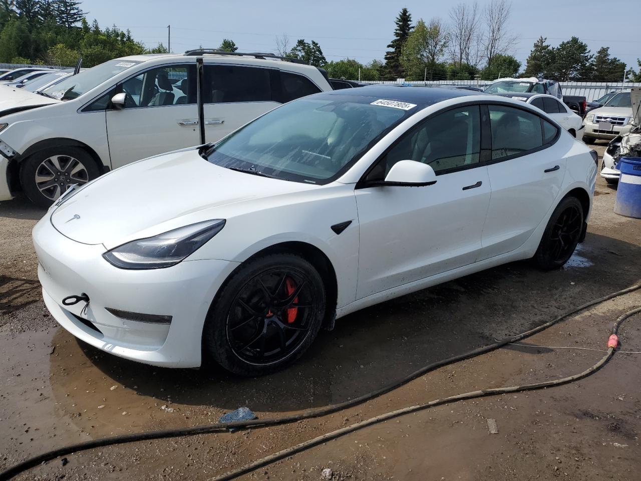 TESLA MODEL 3