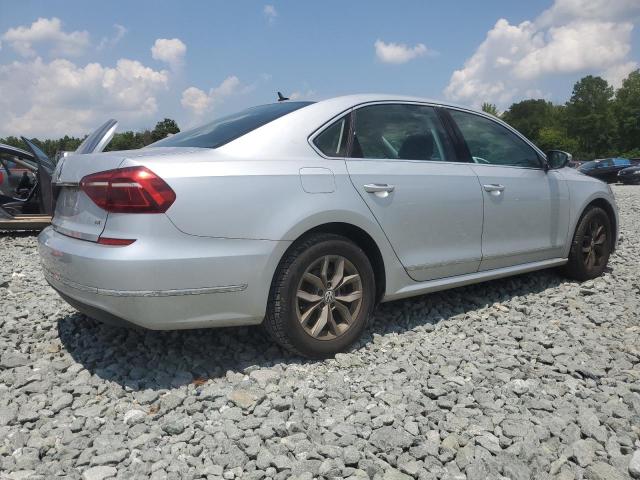 2017 VOLKSWAGEN PASSAT S 1VWAT7A3XHC069587