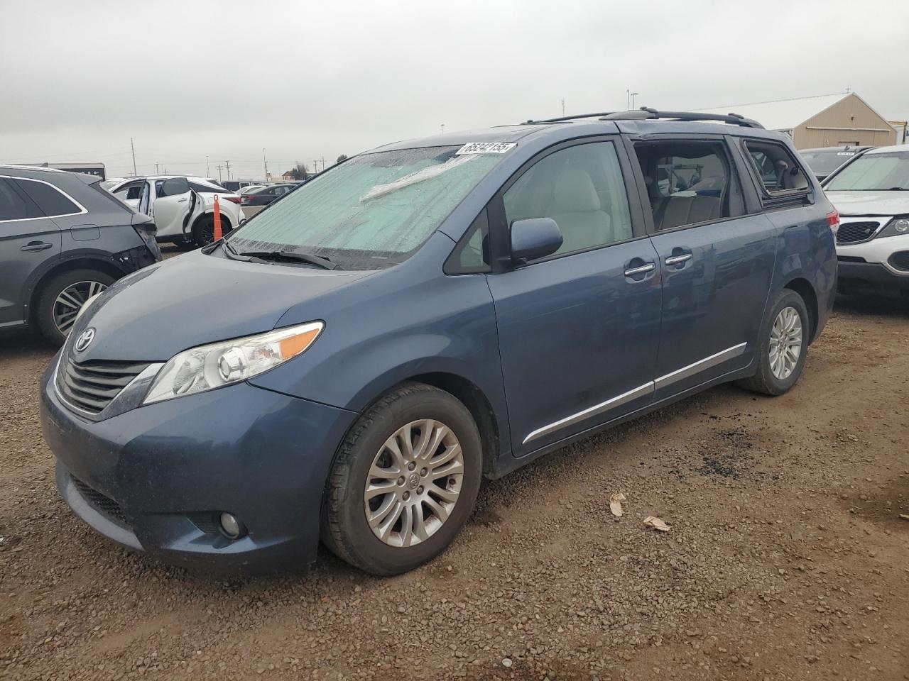 TOYOTA SIENNA XLE