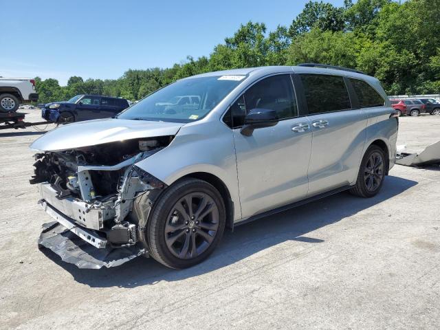 TOYOTA SIENNA XSE