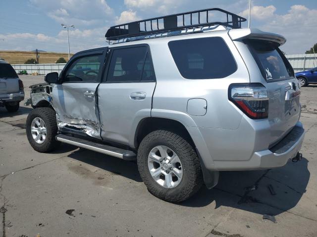 2018 TOYOTA 4RUNNER SR - JTEBU5JR1J5563596