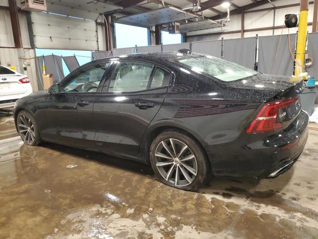 2021 VOLVO S60 T5 MOM 7JR102TZ8MG108875