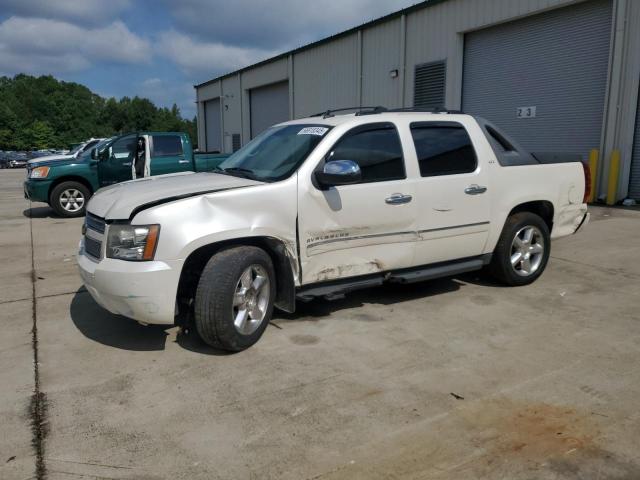 Global Auto Auctions: 2011 CHEVROLET AVALANCHE LTZ