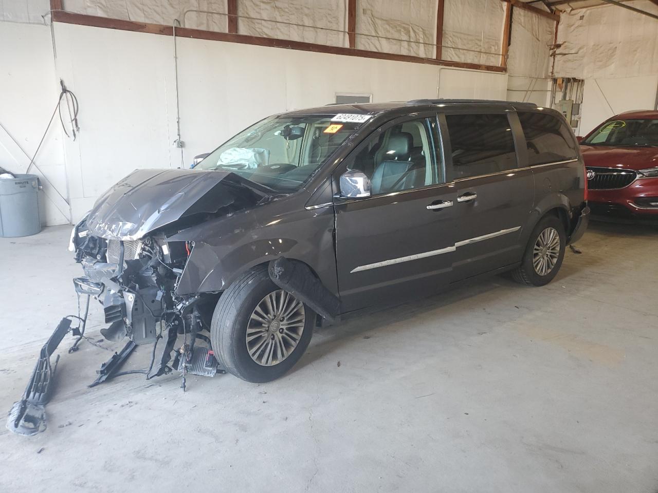 CHRYSLER TOWN & COUNTRY TOURING L