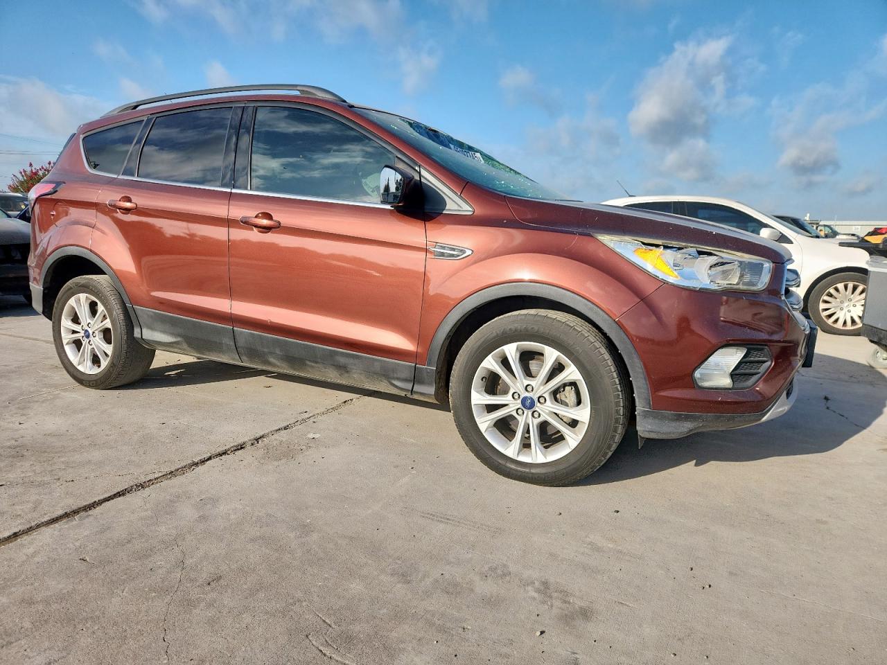 FORD ESCAPE SE
