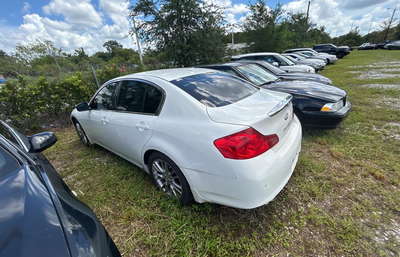 Infiniti G37 base 2011