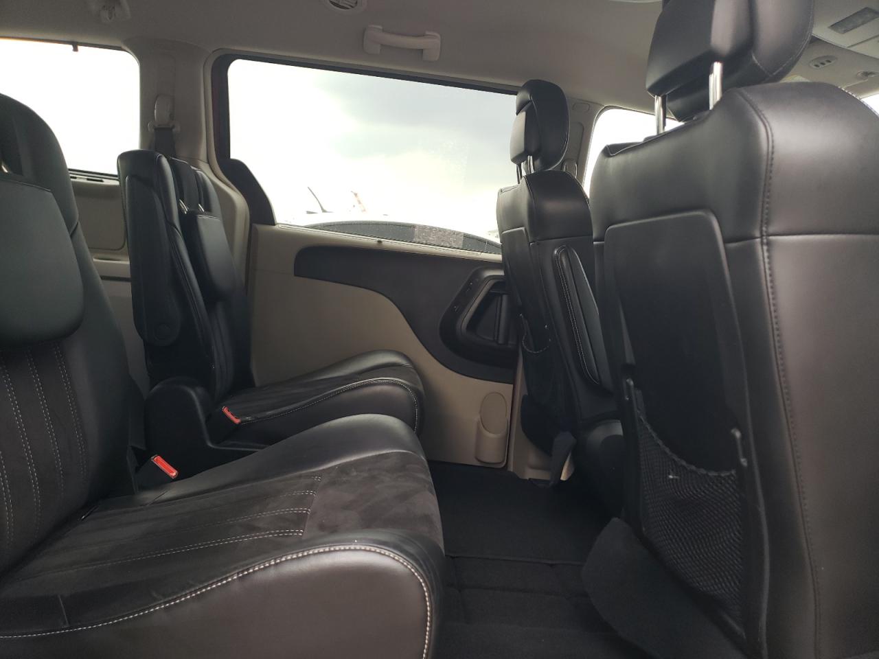 CHRYSLER TOWN & COUNTRY TOURING L