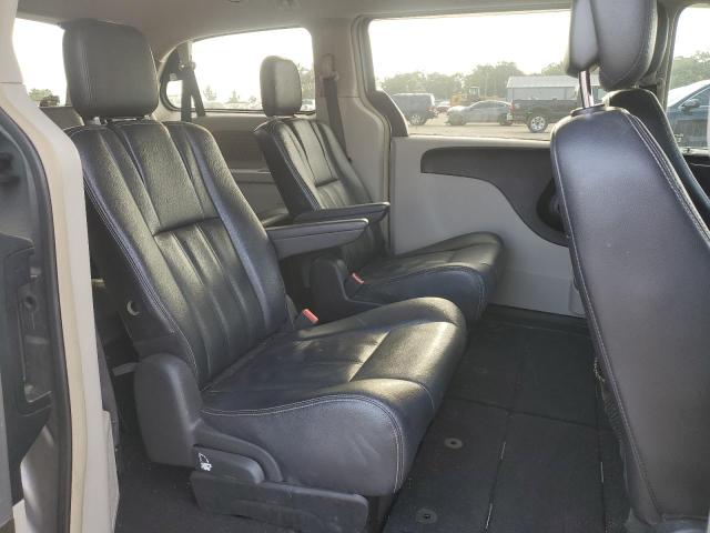 2015 CHRYSLER TOWN & COU 2C4RC1BG9FR752132