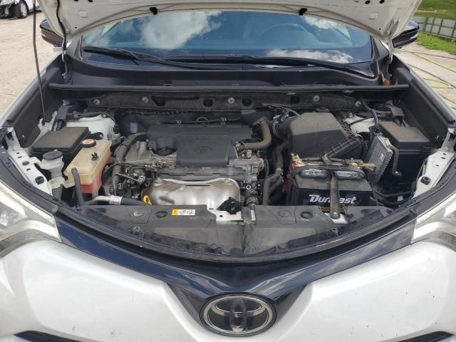 2018 TOYOTA RAV4 SE JTMNFREV9JJ176375