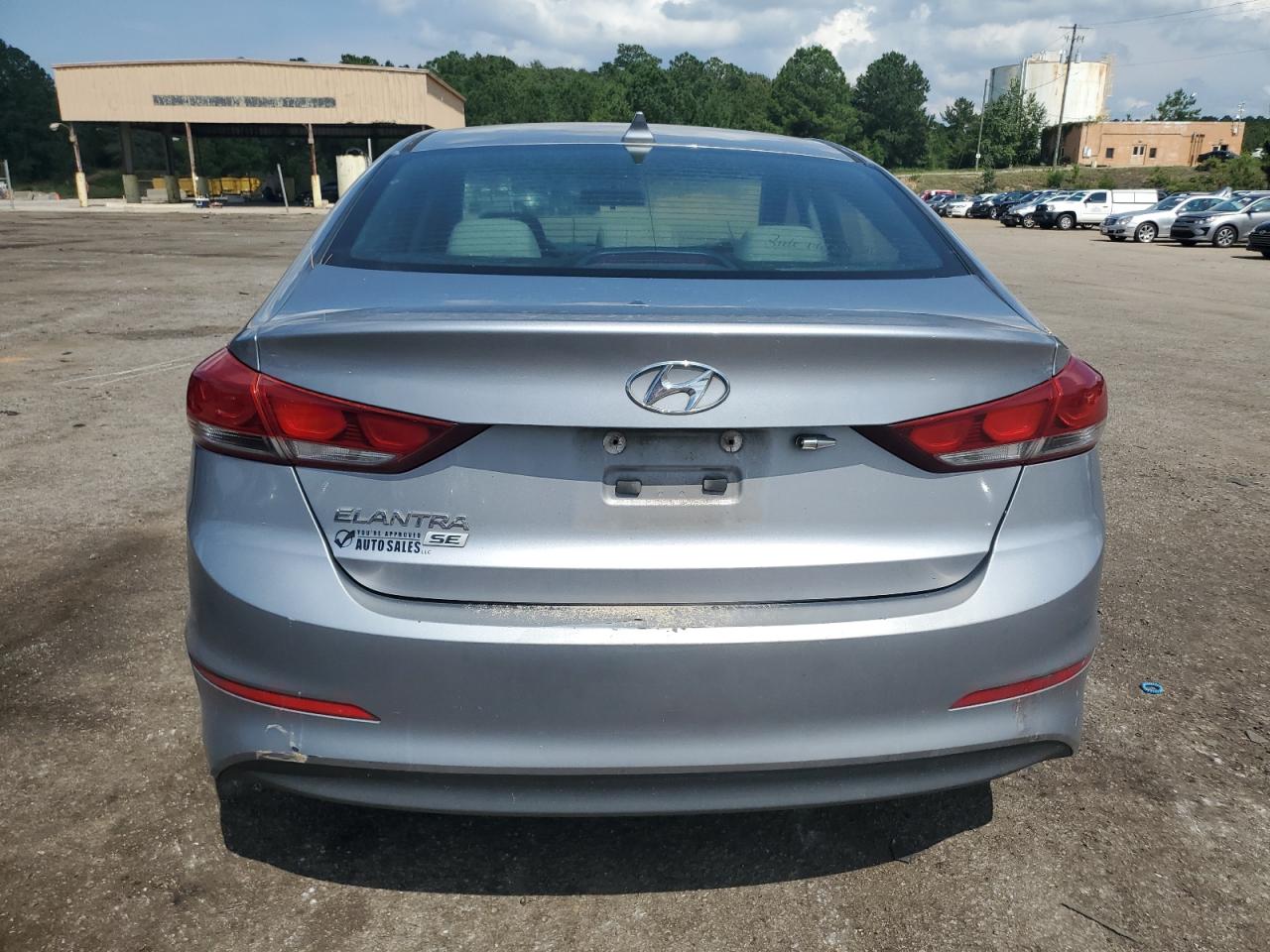 HYUNDAI ELANTRA SE