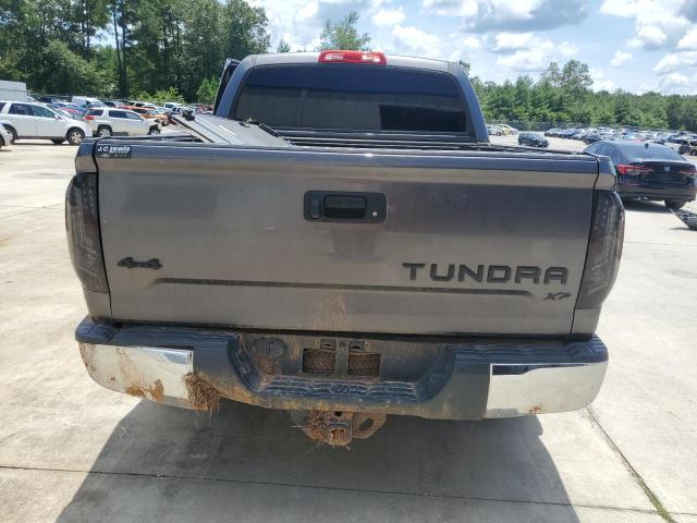 2018 TOYOTA TUNDRA CREWMAX SR5 5TFDW5F15JX696604