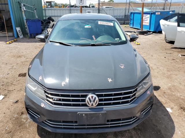 2017 VOLKSWAGEN PASSAT R-L 1VWDT7A39HC039946