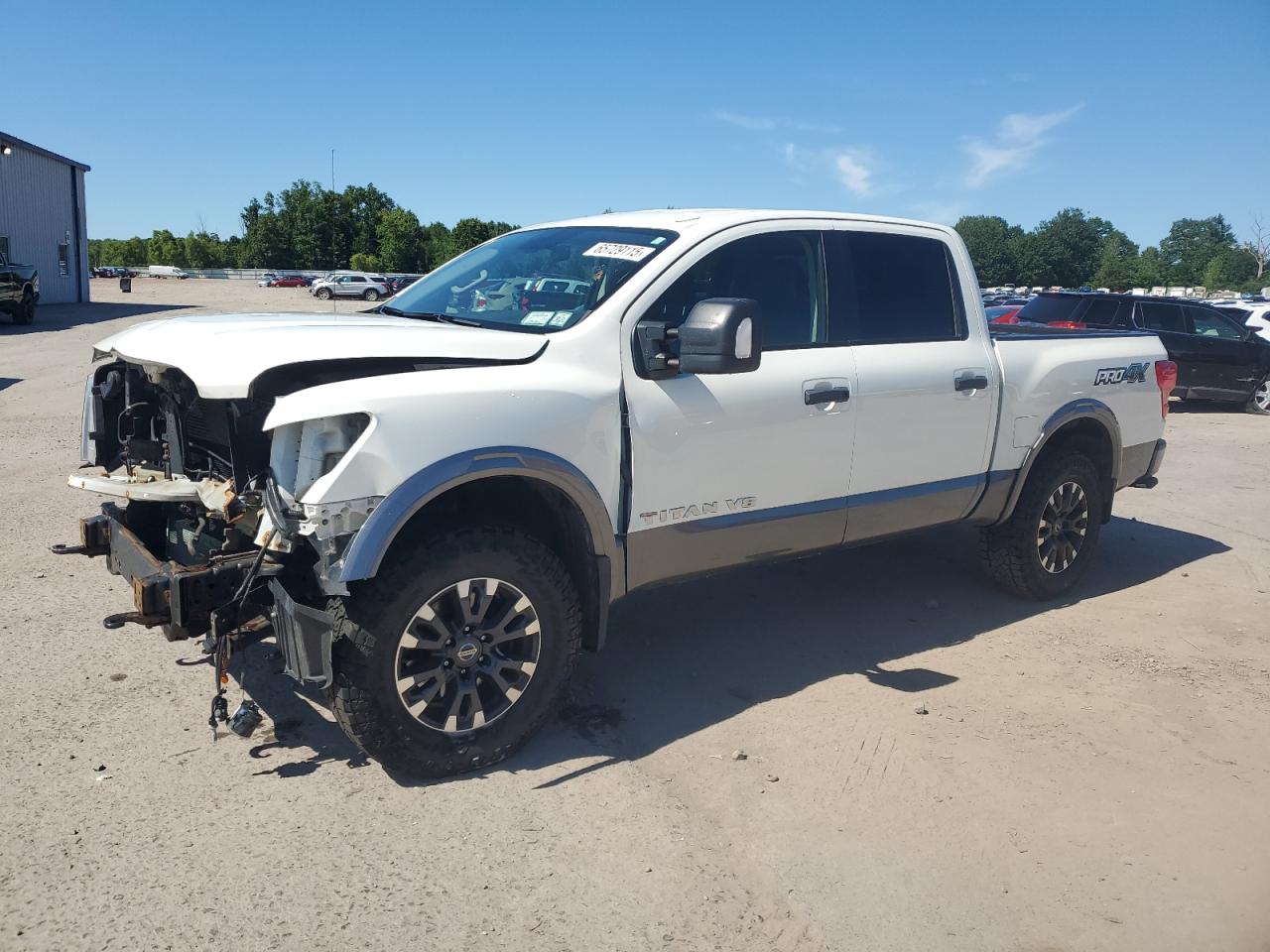 NISSAN TITAN SV