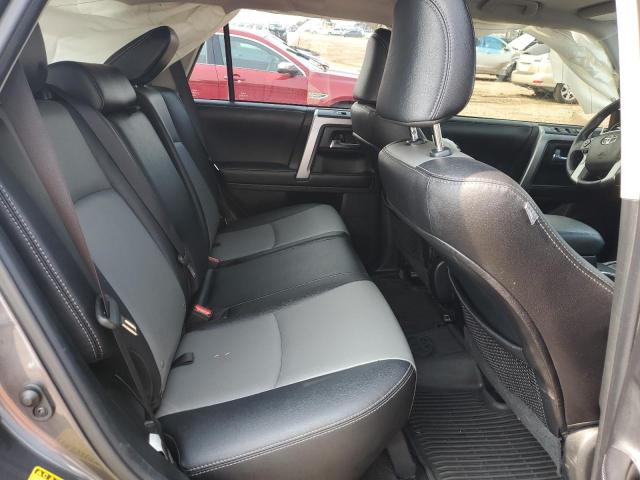 2018 TOYOTA 4RUNNER SR JTEBU5JRXJ5522111