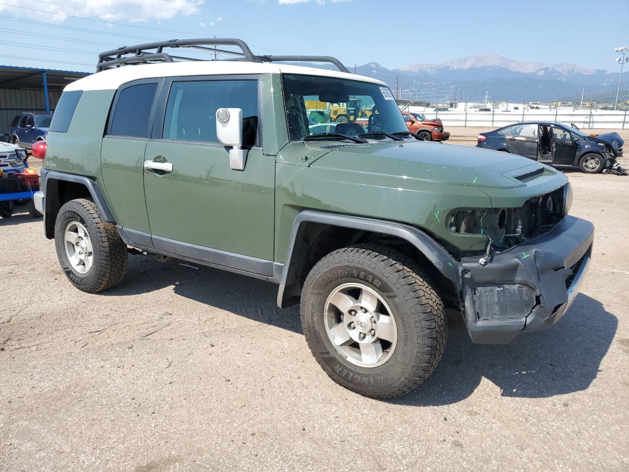 TOYOTA FJ CRUISER
