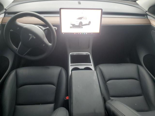 2024 TESLA MODEL Y 7SAYGAEE9RF121975