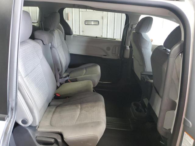 2021 TOYOTA SIENNA LE 5TDKRKEC3MS047961