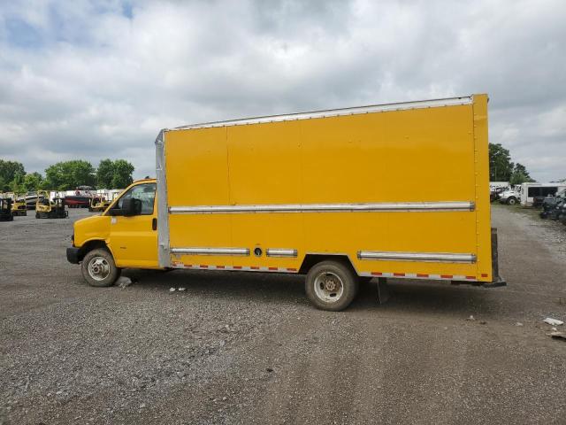 GMC SAVANA CUT 2022 yellow  gas 7GZ37TC75NN004917 photo #3