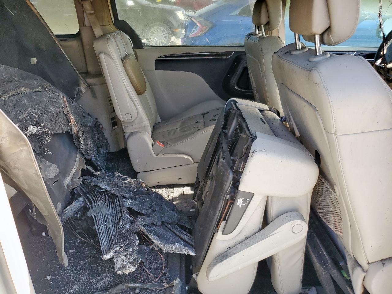 CHRYSLER TOWN & COUNTRY LIMITED