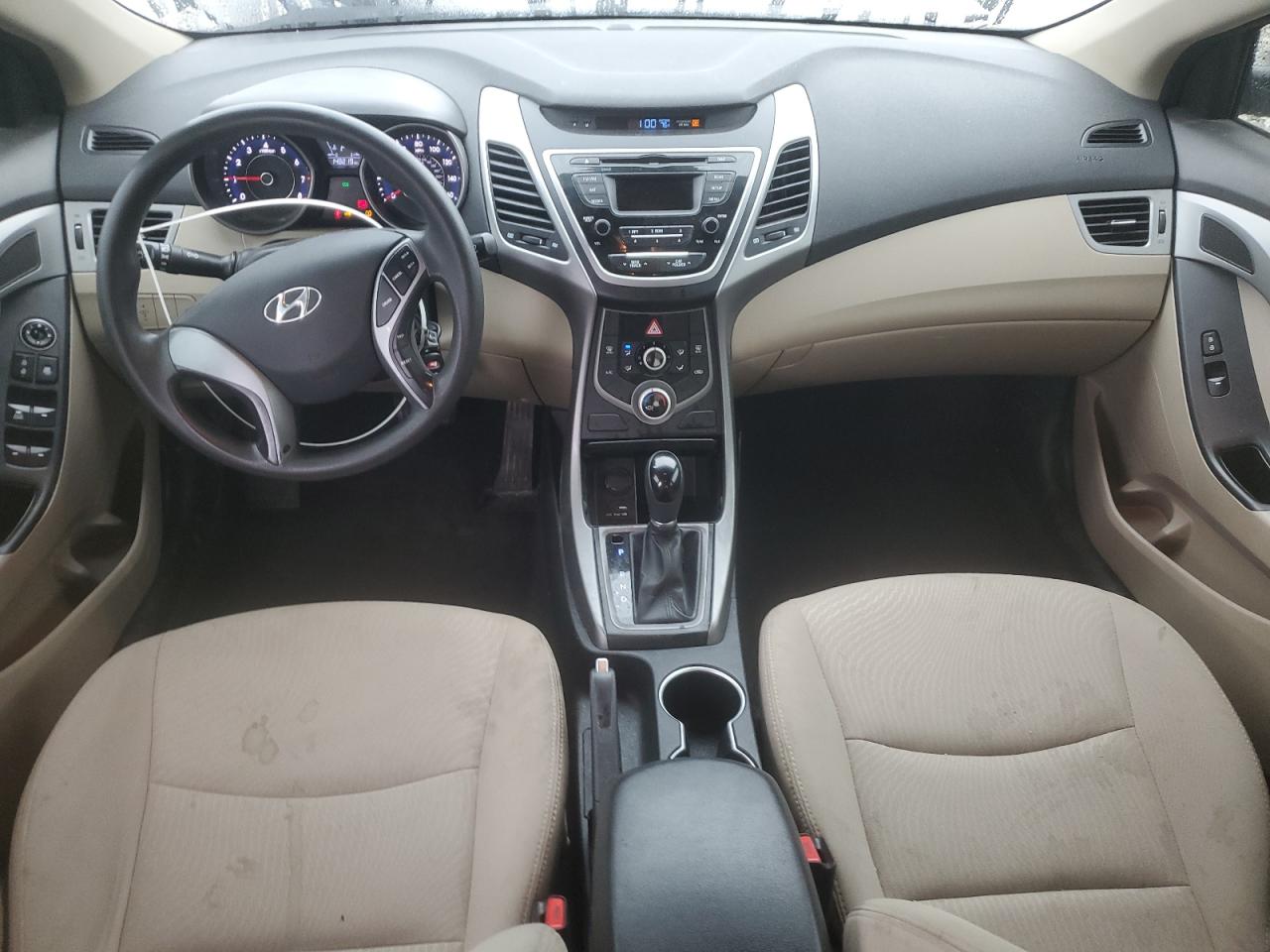 HYUNDAI ELANTRA SE