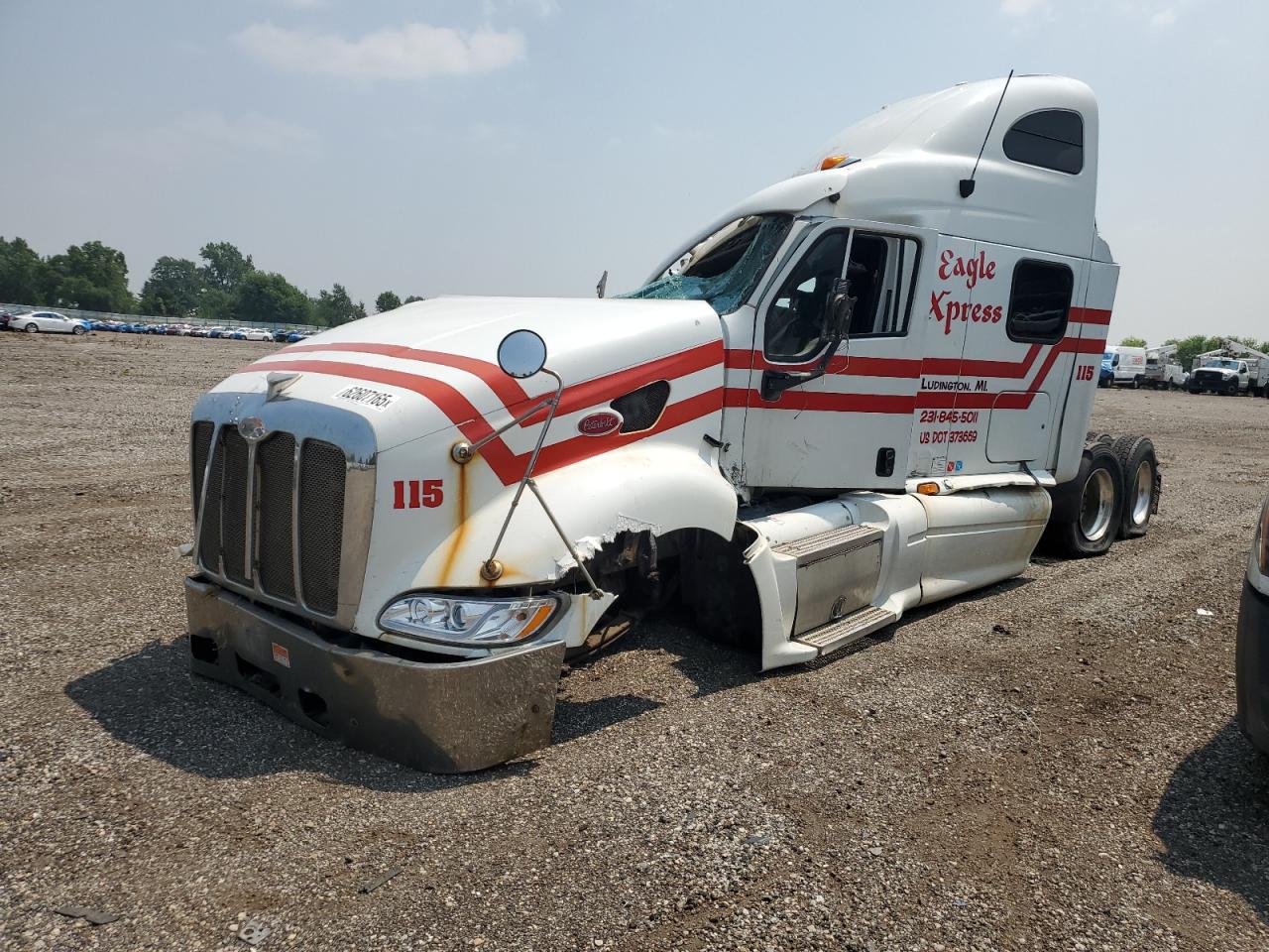 Lot #3240987186 2011 PETERBILT 387