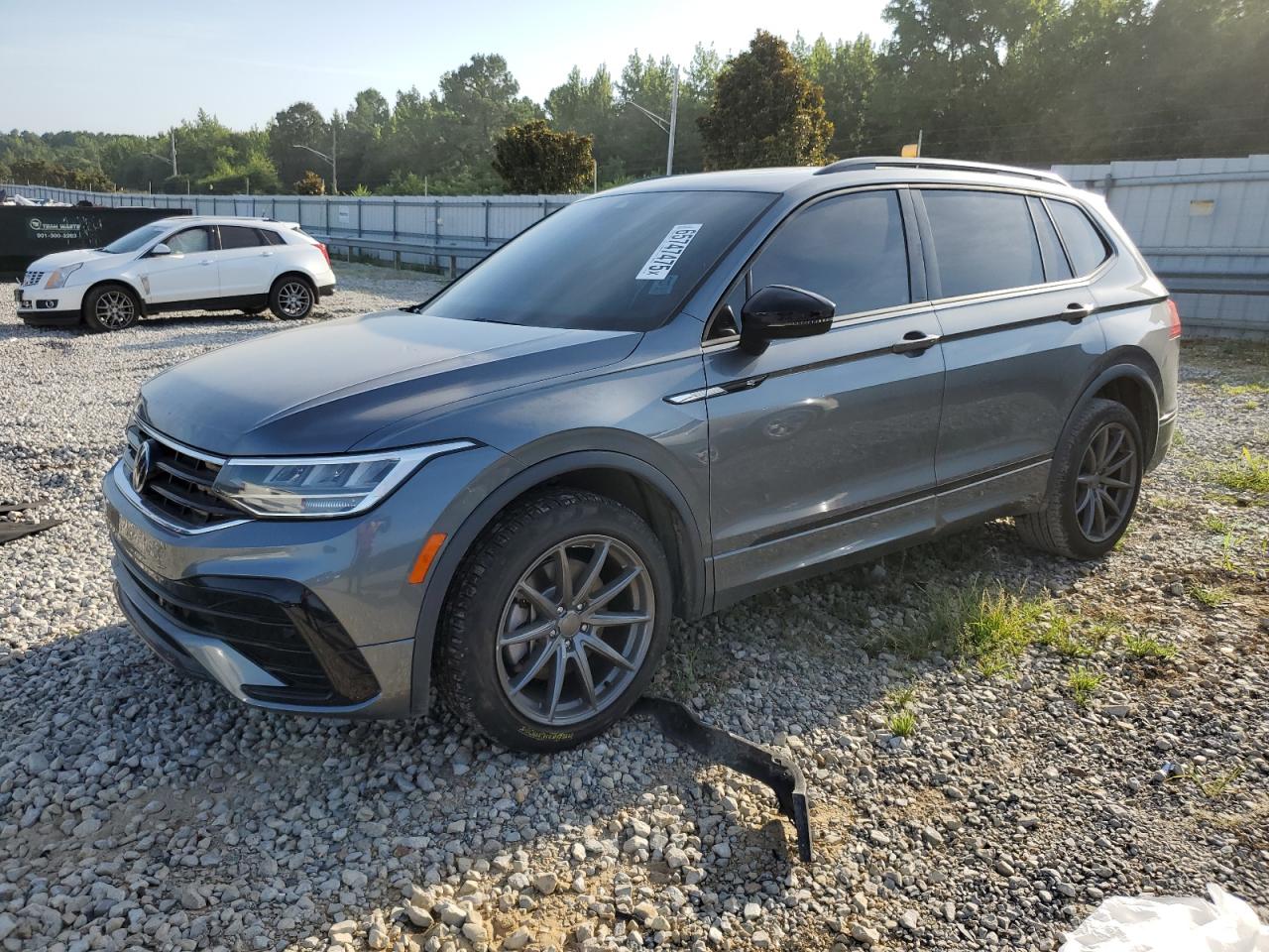 VOLKSWAGEN TIGUAN SE R-LINE BLACK