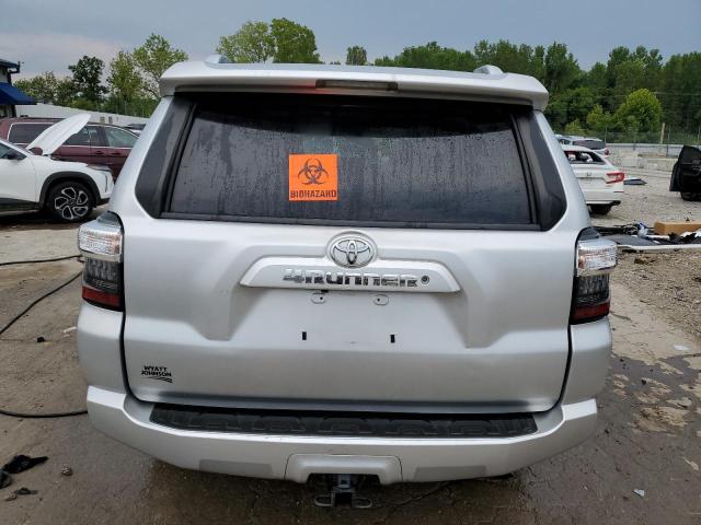 2018 TOYOTA 4RUNNER SR JTEBU5JR6J5509548