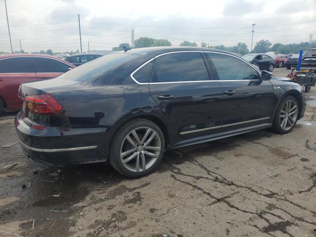 2017 VOLKSWAGEN PASSAT R-L 1VWDT7A37HC029173